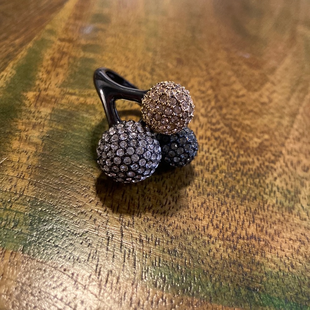 :: Stella & Dot Hematite Soiree Trio Ring